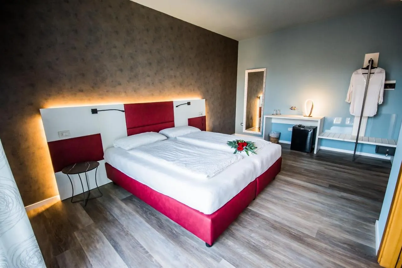 Hotel Eden Torri Del Benaco 3*,  Ιταλία