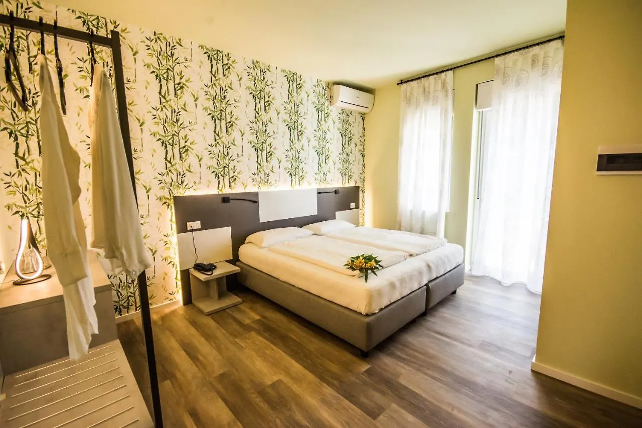 Hotel Eden Torri Del Benaco