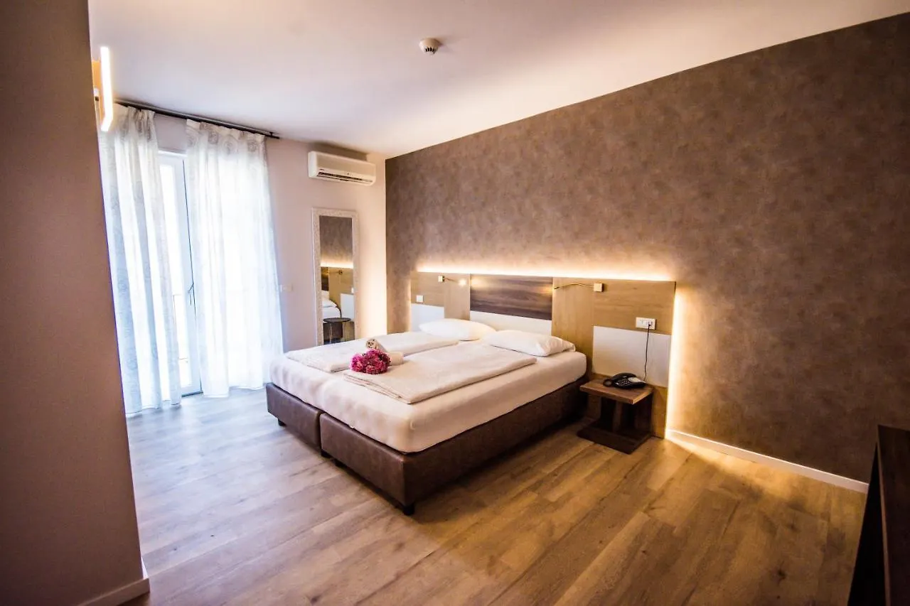 Hotel Eden Torri Del Benaco