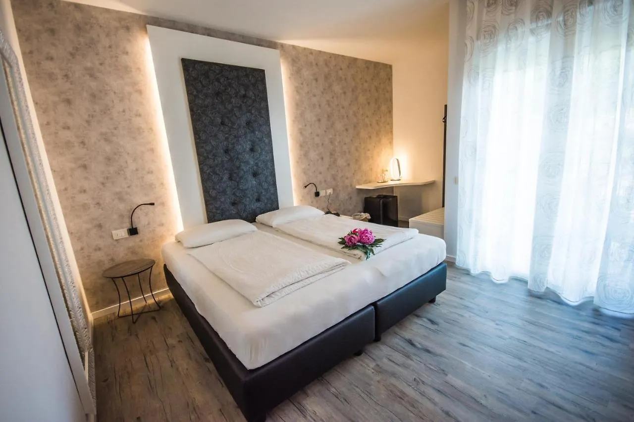 Hotel Eden Torri Del Benaco 3*,  Ιταλία