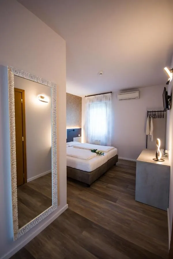 Hotel Eden Torri Del Benaco