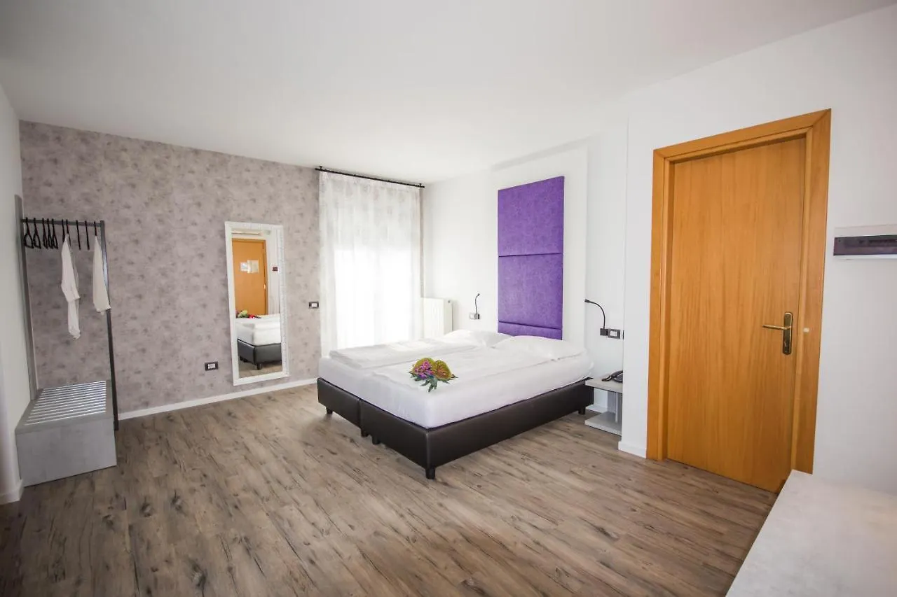 Hotel Eden Torri Del Benaco