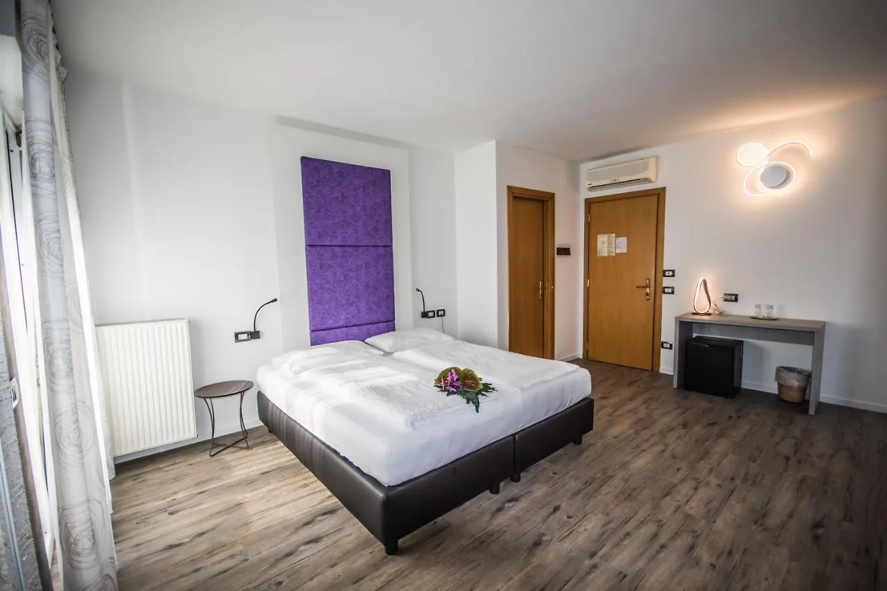 Hotel Eden Torri Del Benaco