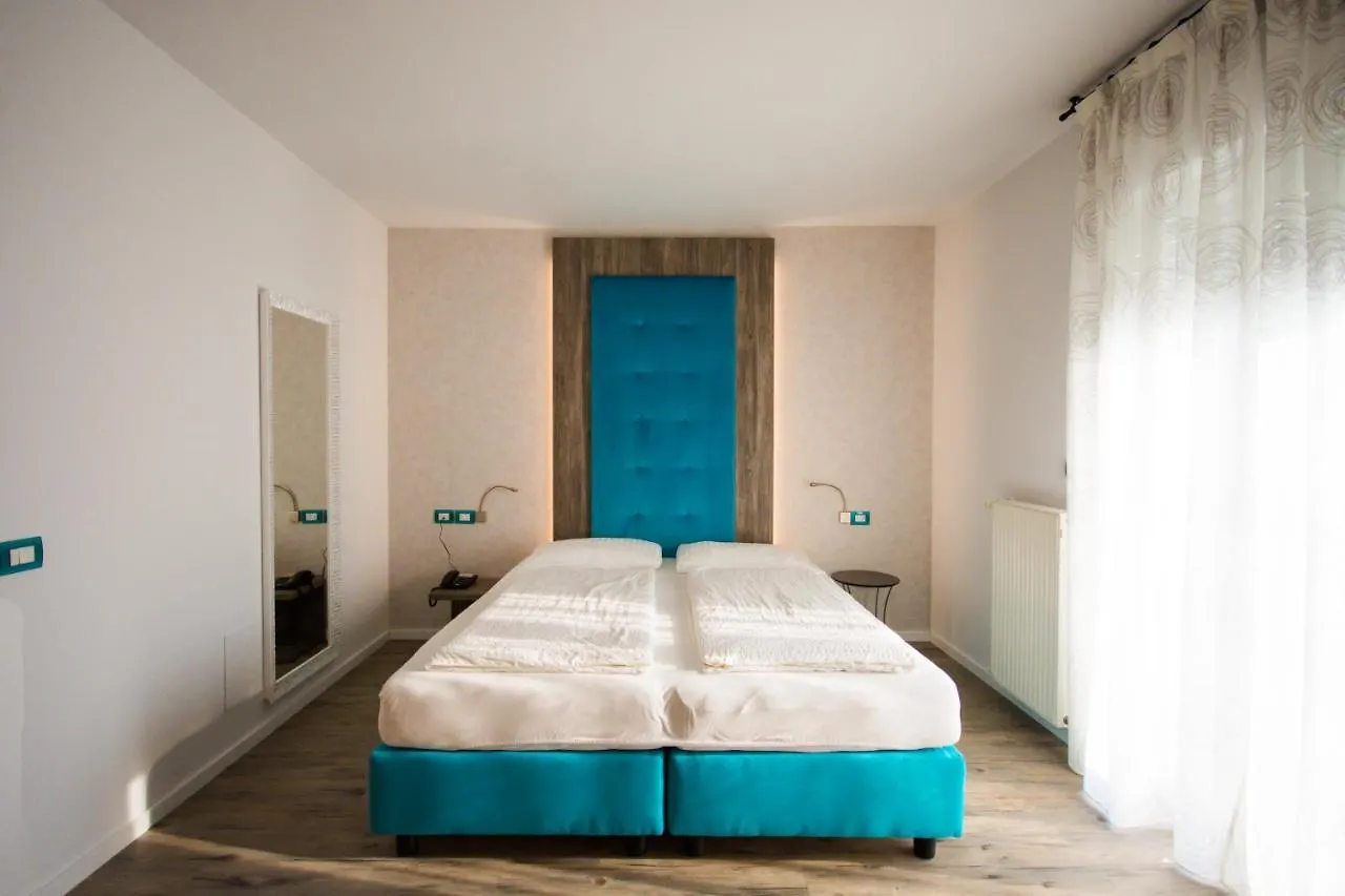 Hotel Eden Torri Del Benaco