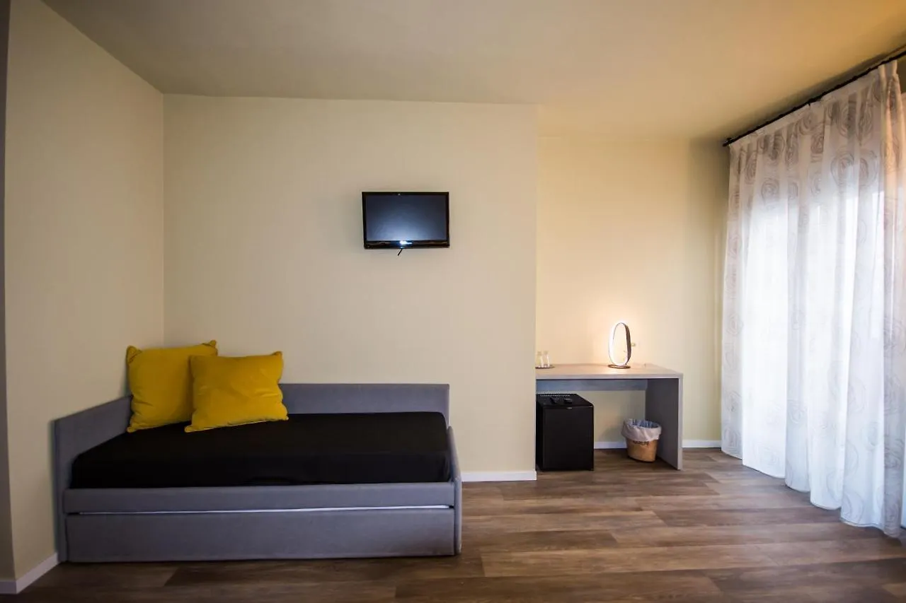 Hotel Eden Torri Del Benaco