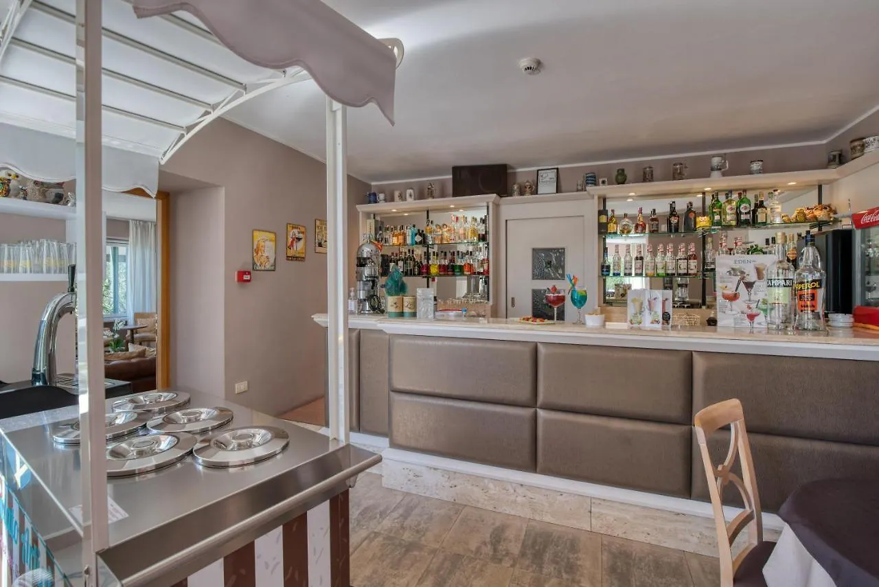 Hotel Eden Torri Del Benaco